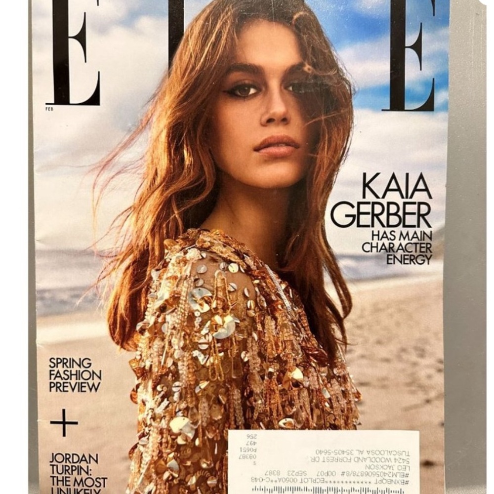 ELLE MAGAZINE FEBRUARY 2023 KAIA GARBER
